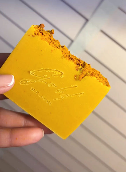 Glow Turmeric + Honey 🍯 Botanical Soap Bar